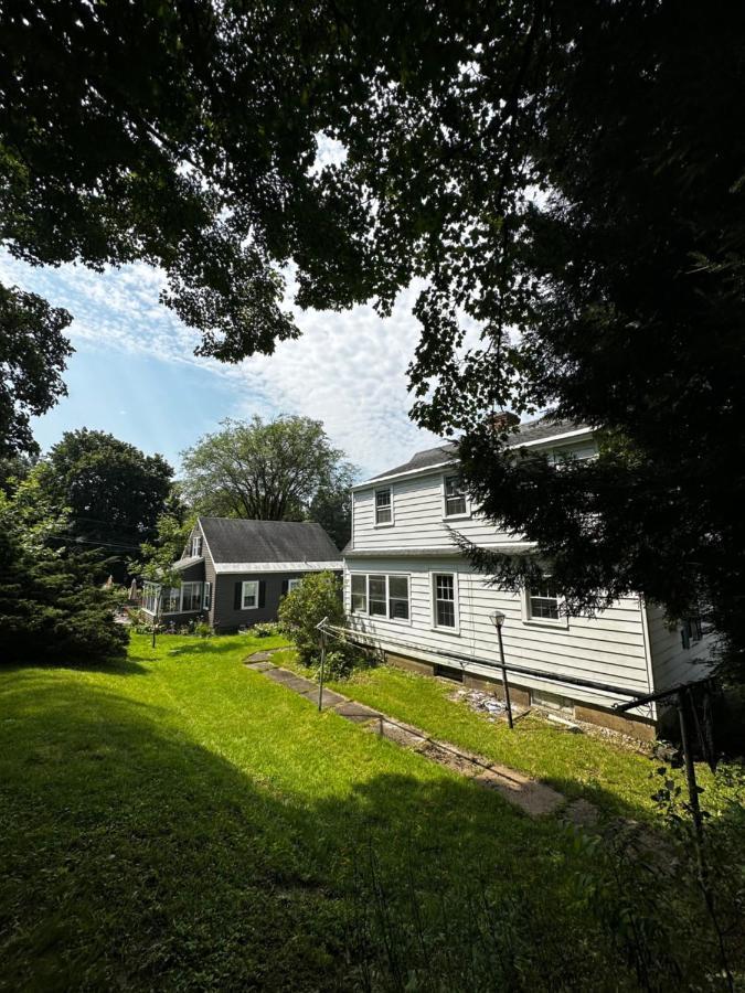 Cute Cape Cod Style Home Pittsfield Exterior foto